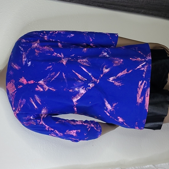 Merona T-shirt Top Size Large 3/4 Sleeves Royal Blue Neon Pink Tie Dye Casual - Picture 4 of 7